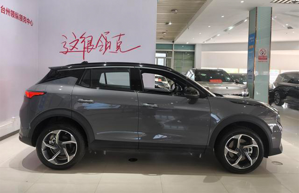 Used Lynk & Co 06